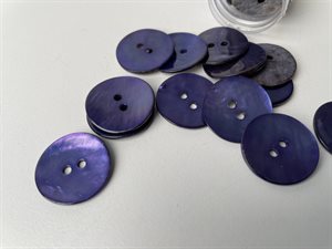 Farvet perlemor knap - blålilla, 20 mm